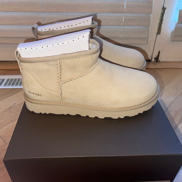 UGG X MADHAPPY ULTRA MINI UGGS - Picture 3 of 8